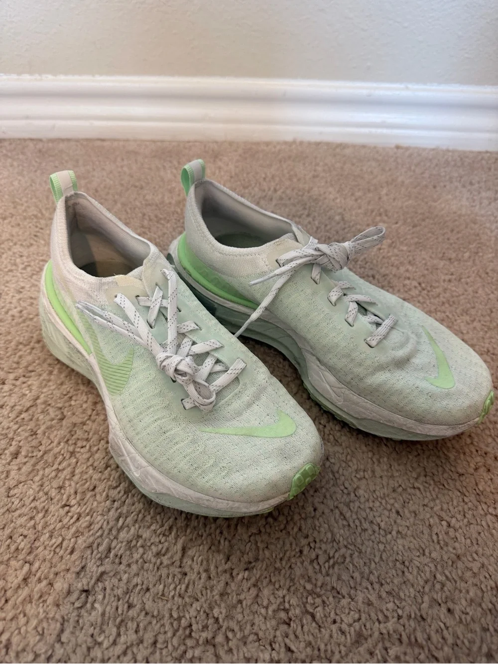 Nike ZoomX Invincible Run 3 Green Glow Women's size 7